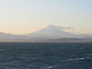 日に染まる富士山